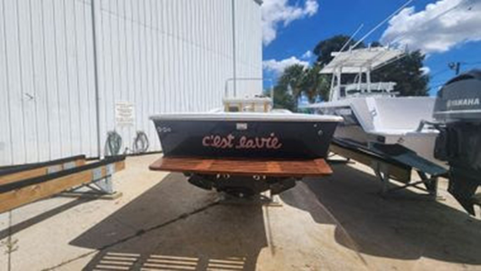 1983 CORRECT CRAFT 23 FISH NAUTIQUE