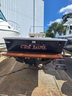 1983 CORRECT CRAFT 23 FISH NAUTIQUE