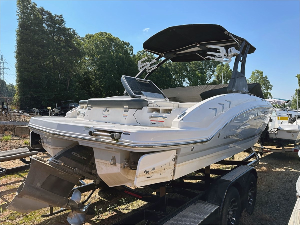 2019 CHAPARRAL 23 H2O SURF