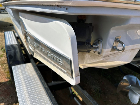 2019 CHAPARRAL 23 H2O SURF