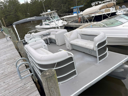 23' SWEETWATER 2017 2286 DL