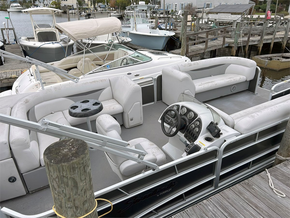 23' SWEETWATER 2017 2286 DL