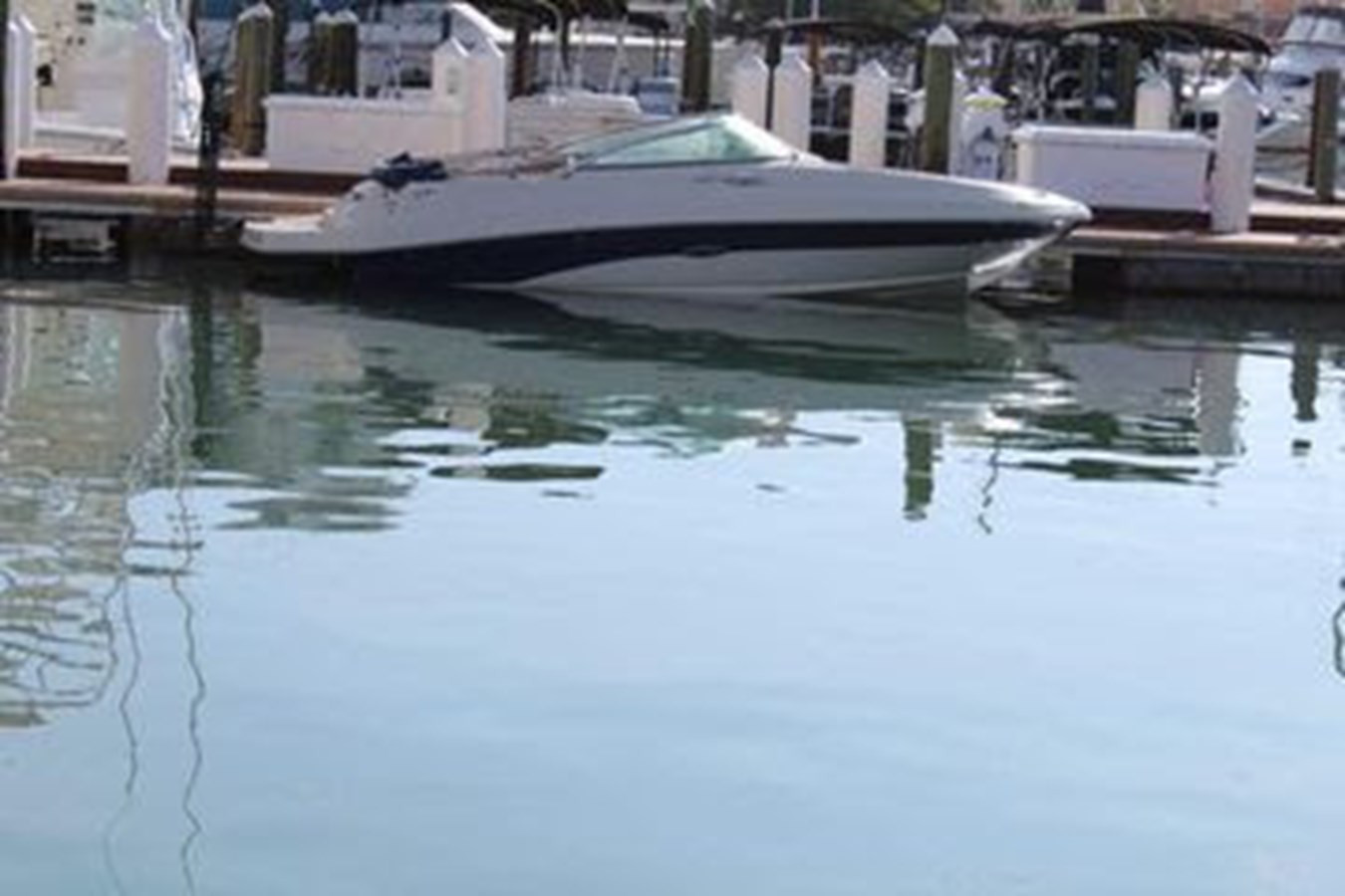 2004 SEA RAY 220 SUNDECK