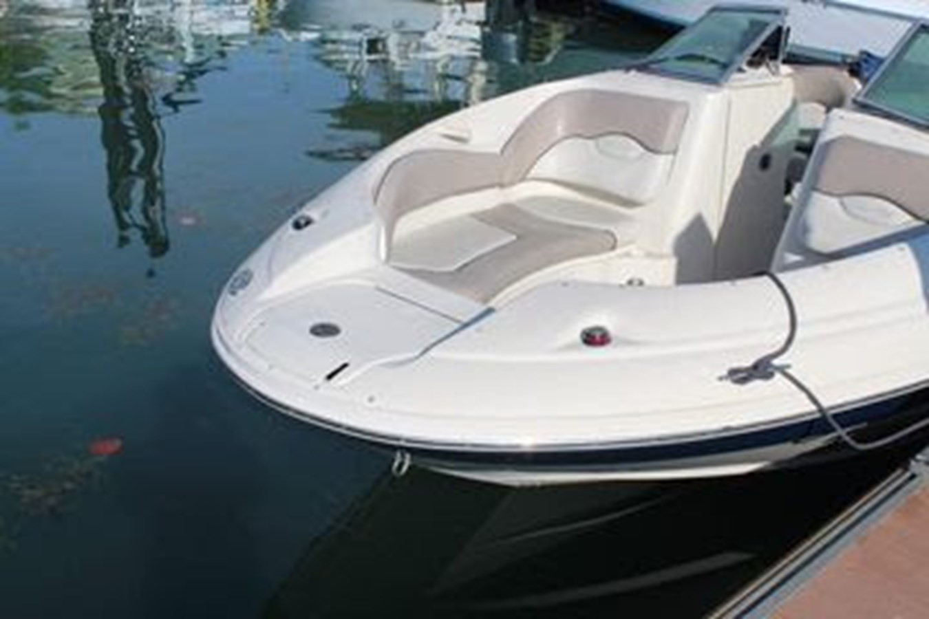 2004 SEA RAY 220 SUNDECK