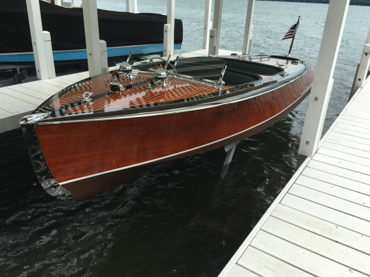 1940 CHRIS-CRAFT DELUXE RUNABOUT