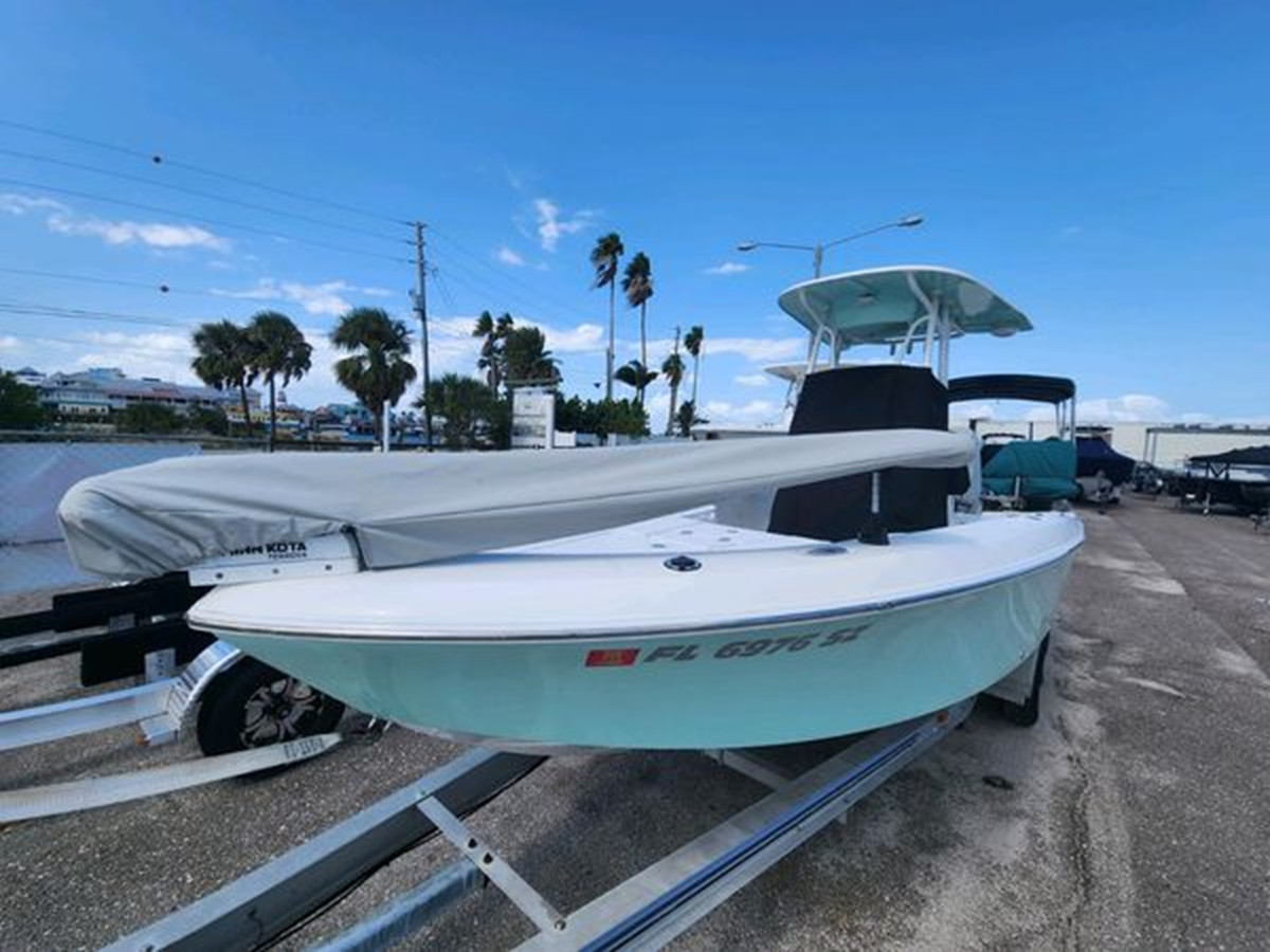 2021 AQUASPORT 230 BAY BOAT