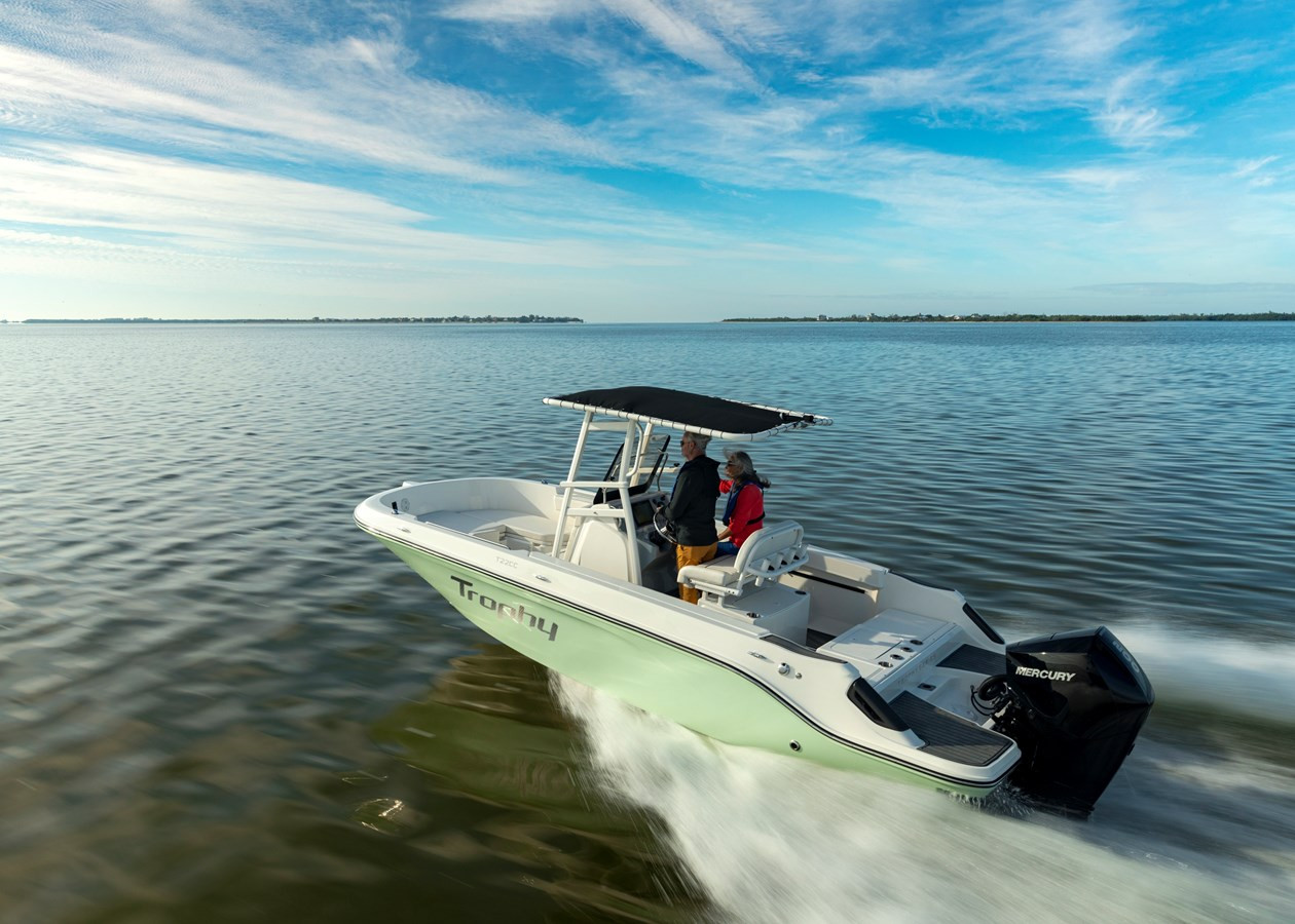 BAYLINER TROPHY 22CC