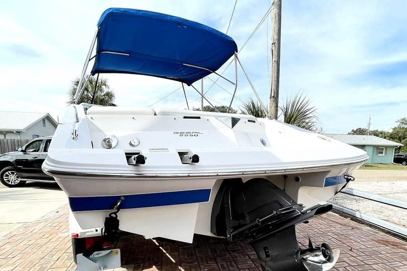 2008 REGAL 2250 CUDDY