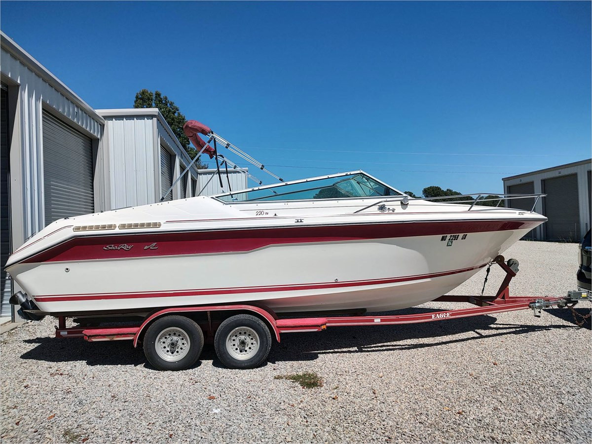 1989 SEA RAY 220 OVERNIGHTER