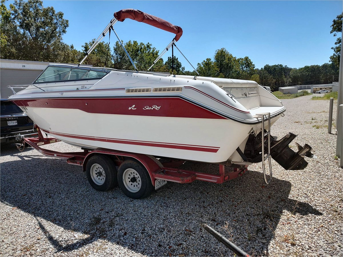 1989 SEA RAY 220 OVERNIGHTER