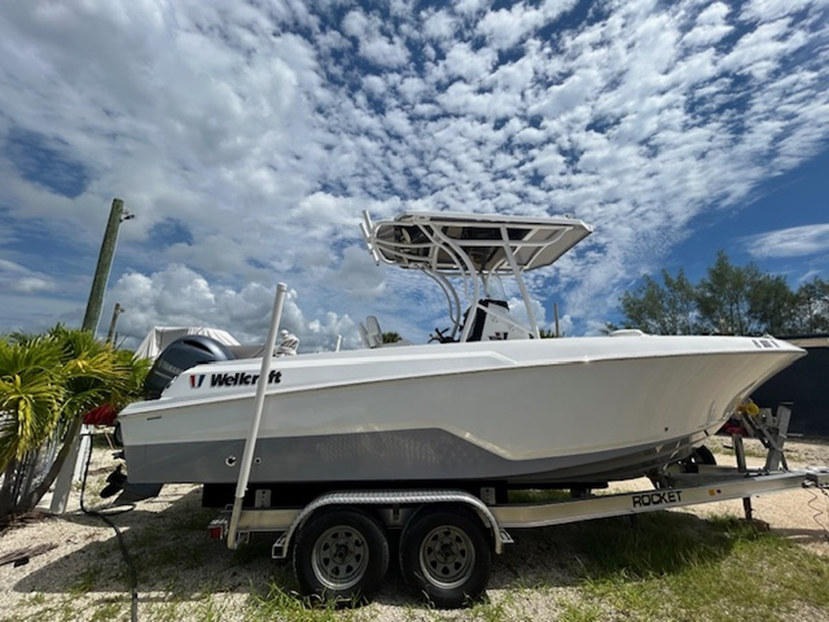 WELLCRAFT 222 FISHERMAN 