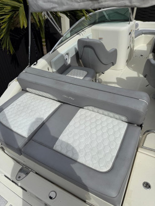 SEA RAY 220 SUNDECK