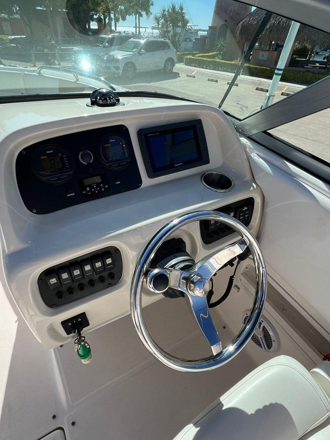 2014 ROBALO R227 DUAL CONSOLE