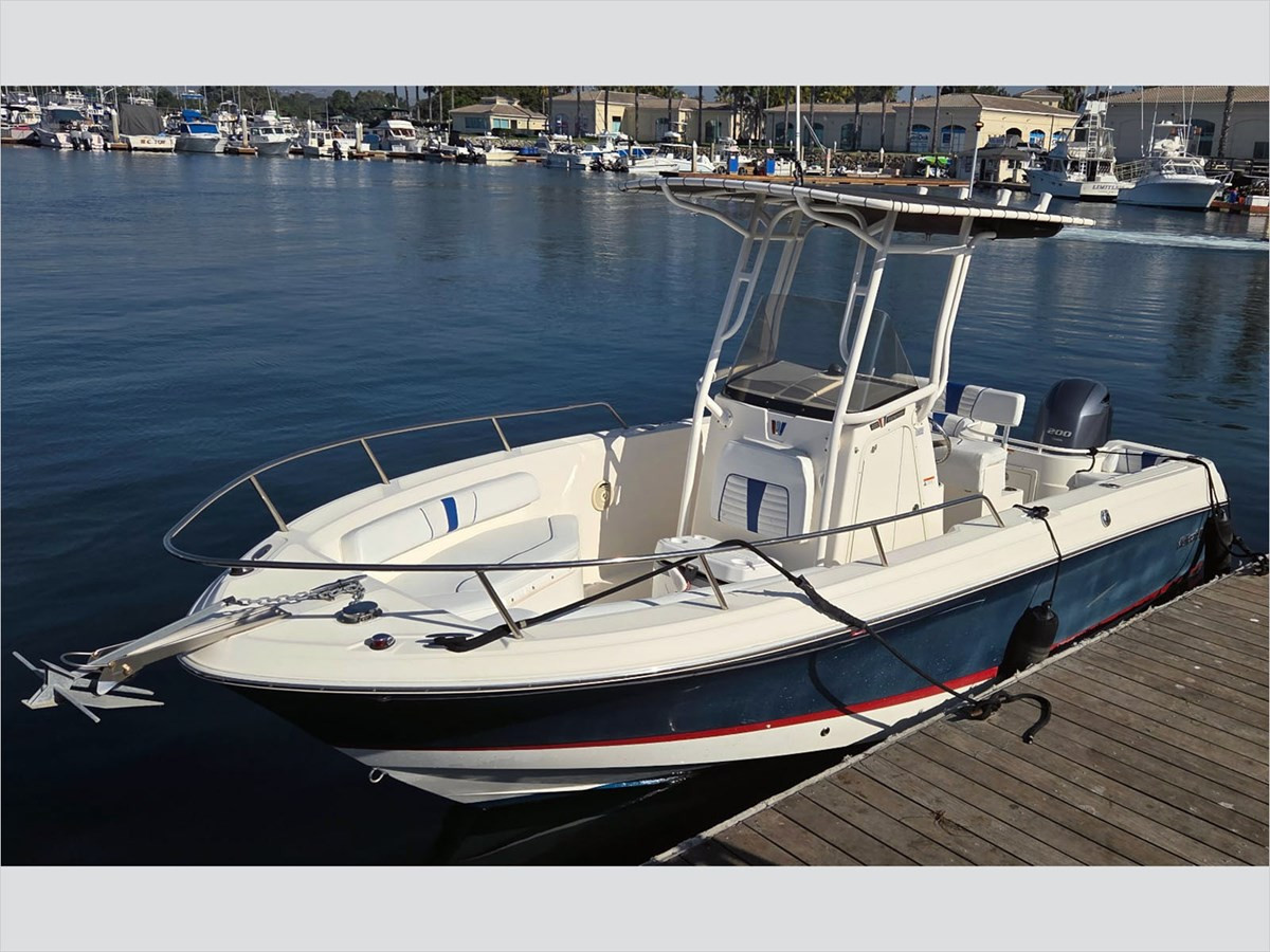 21' WELLCRAFT 2015 210 SPORTSMAN