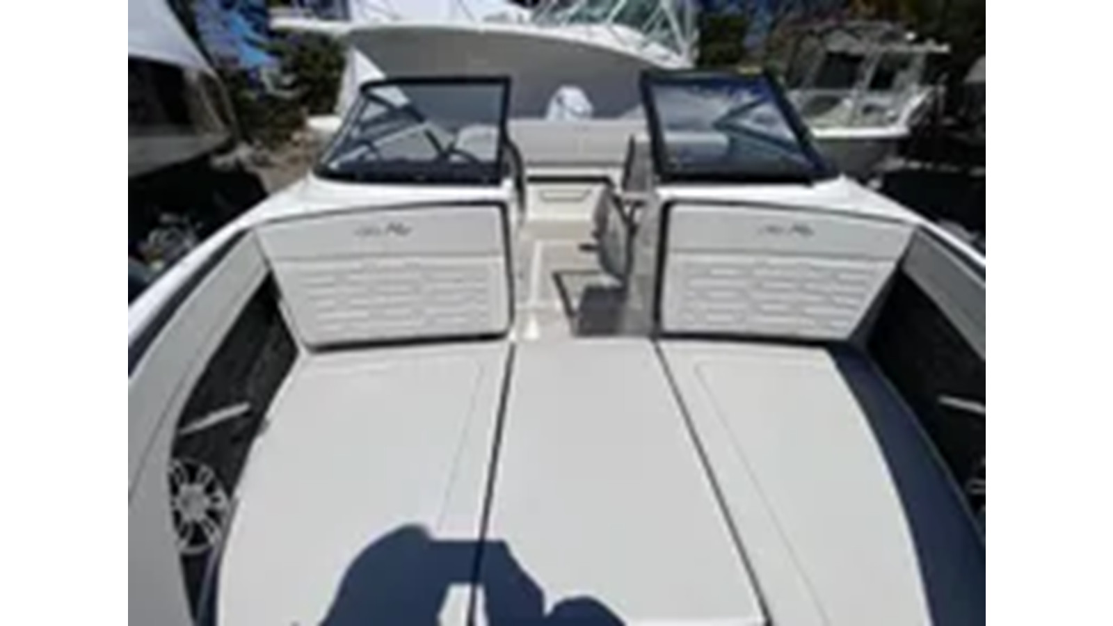 https://arconyachts.ams3.digitaloceanspaces.com/215151/conversions/large_4325992-optimize.jpg