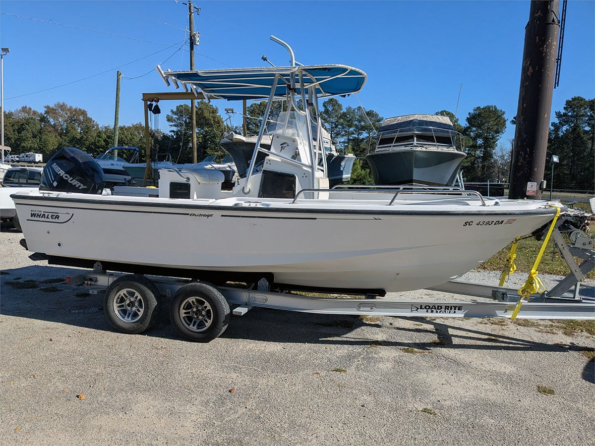 20' BOSTON WHALER 1997 OUTRAGE