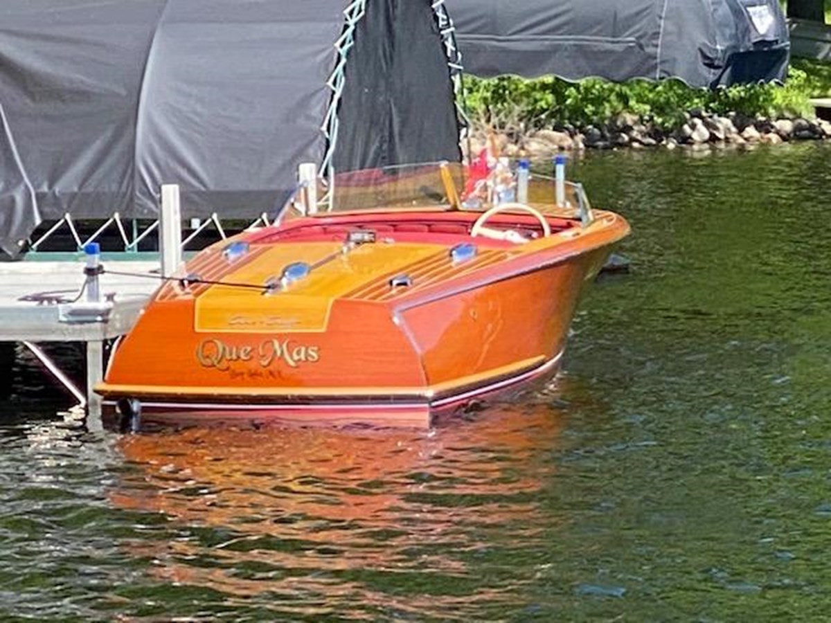 1946 CHRIS-CRAFT CUSTOM RUNABOUT