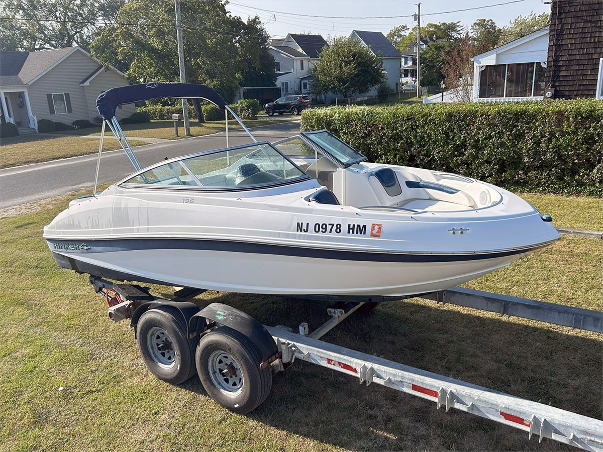 19' RINKER 2012 196 CAPTIVA
