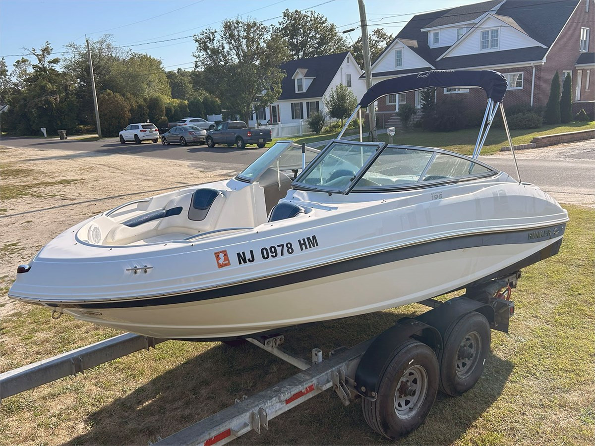 19' RINKER 2012 196 CAPTIVA