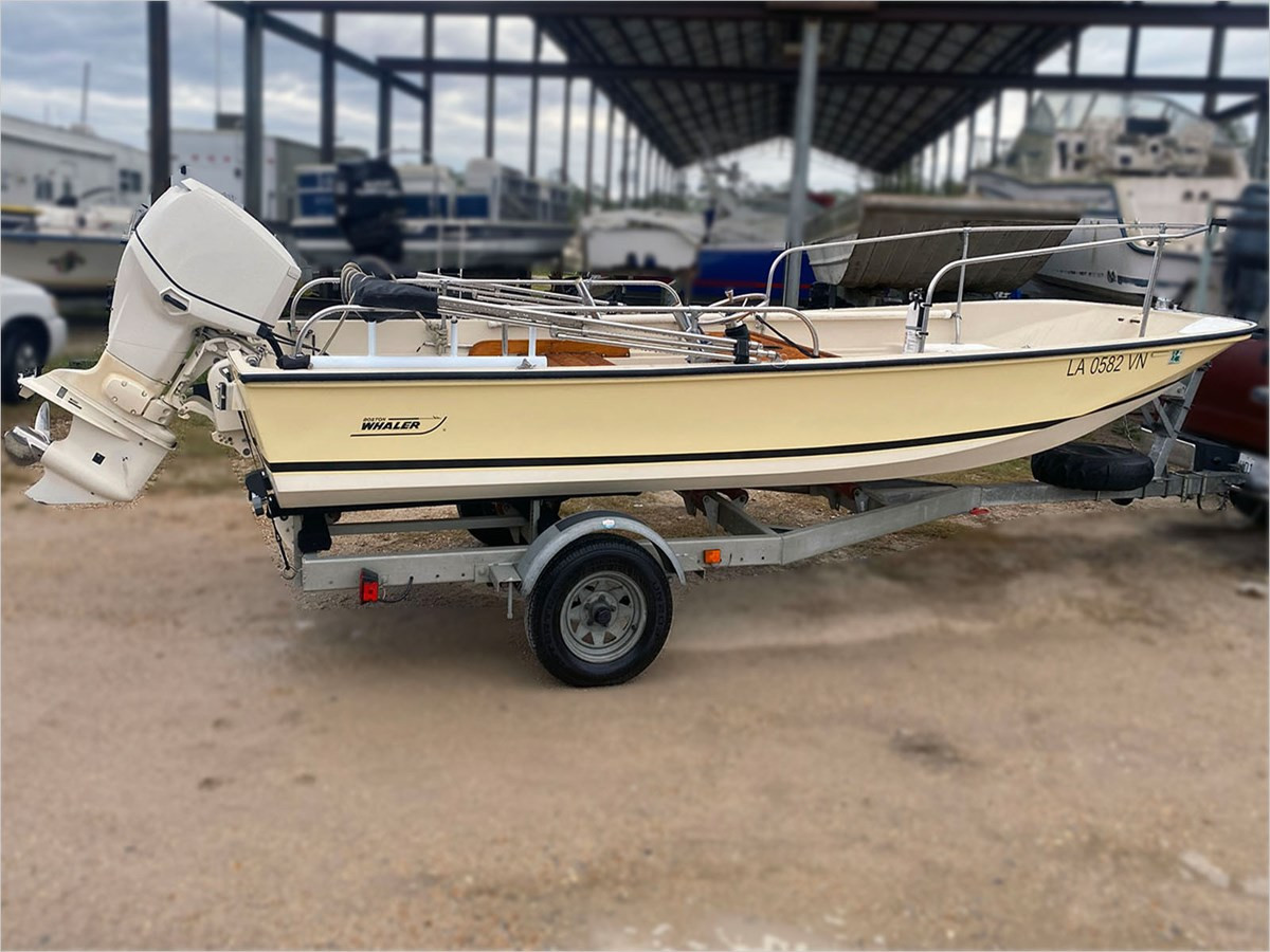 17 BOSTON WHALER 1976