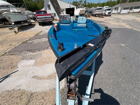 17' RANGER 1986 COMANCHE SERIES 330V