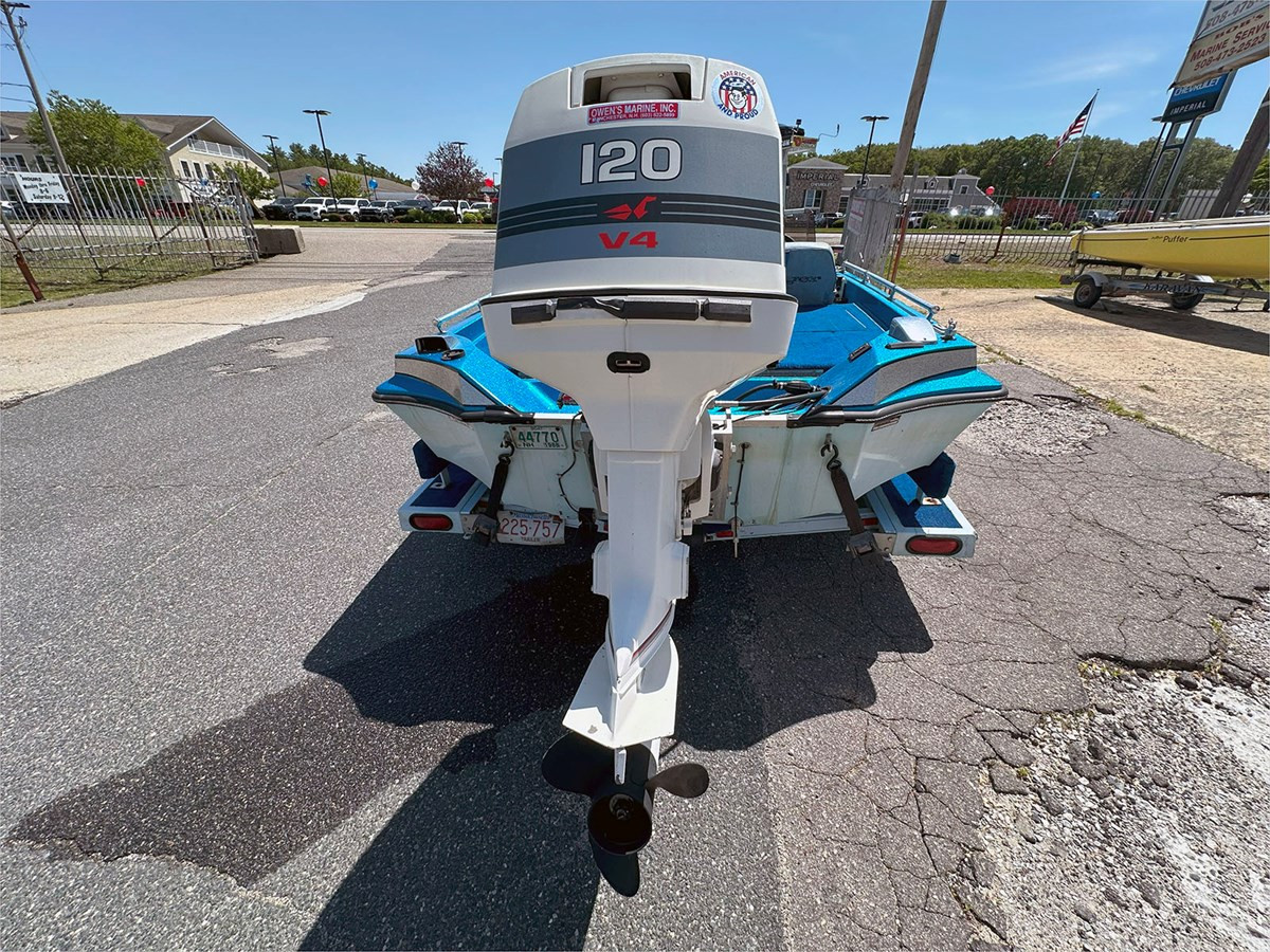 17' RANGER 1986 COMANCHE SERIES 330V