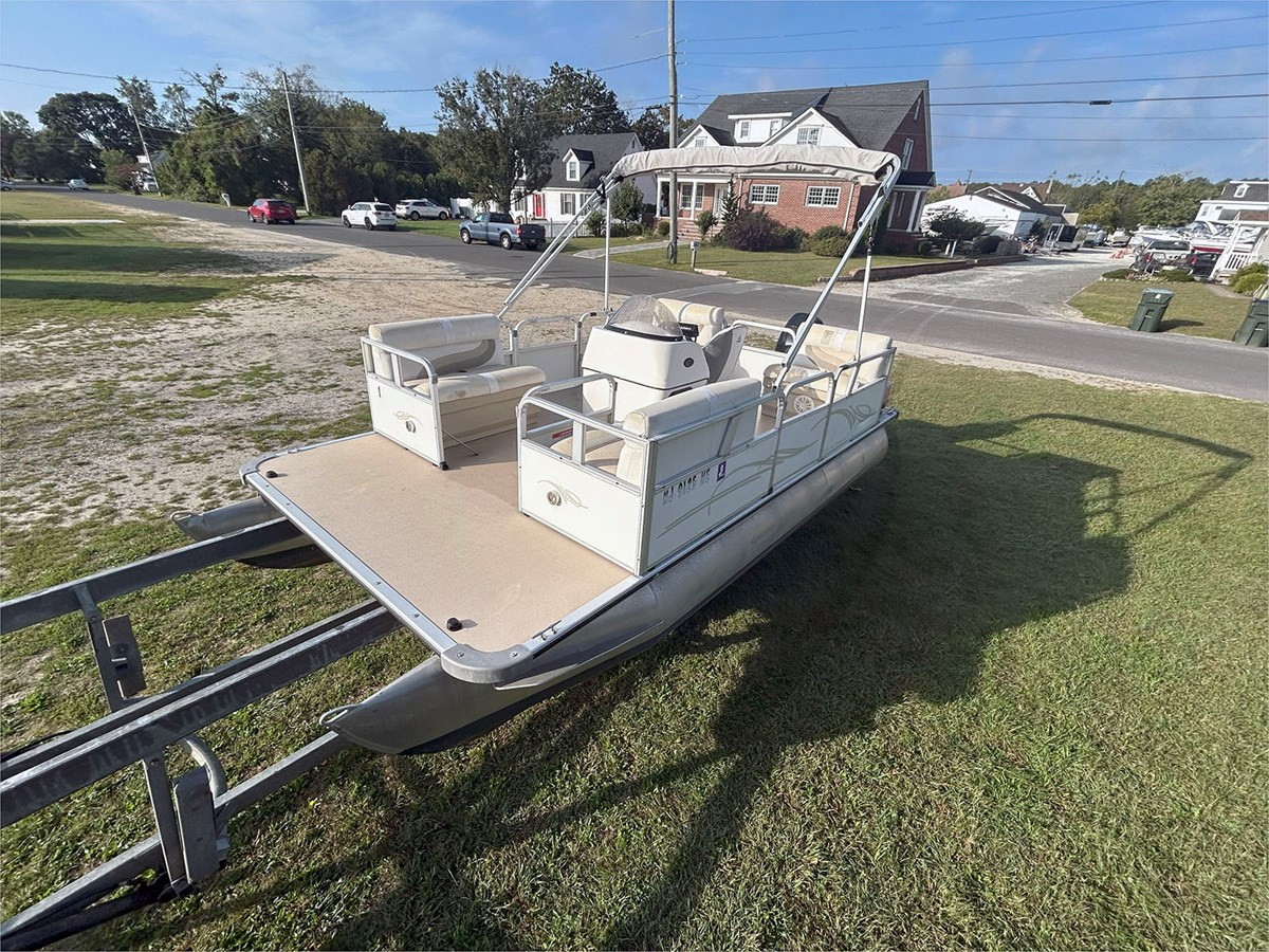 16' BENTLEY 2013 ENCORE