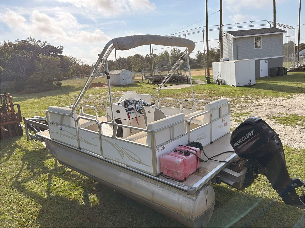 16' BENTLEY 2013 ENCORE