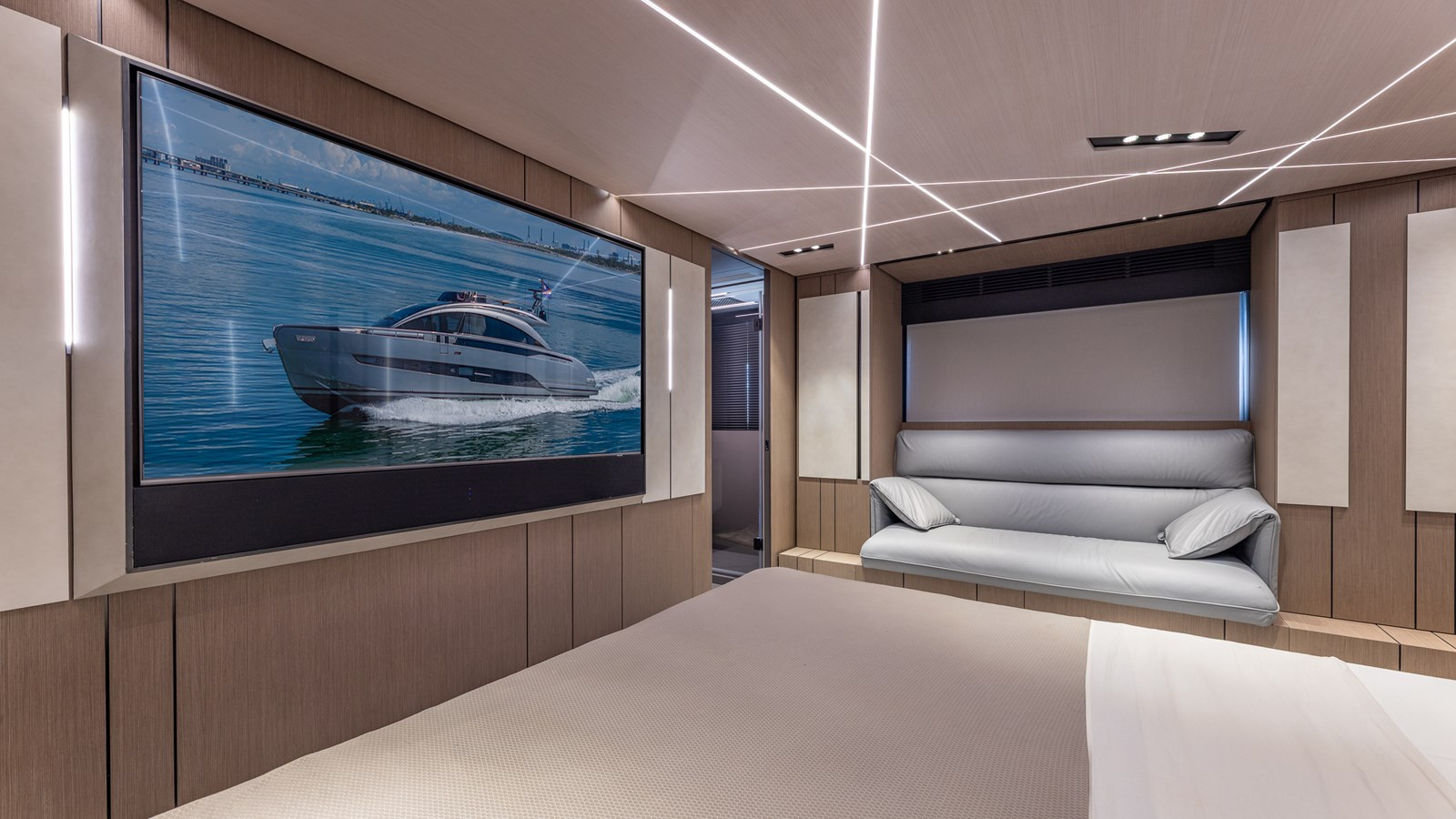 https://arconyachts.ams3.digitaloceanspaces.com/217146/conversions/large_4809689-optimize.jpg