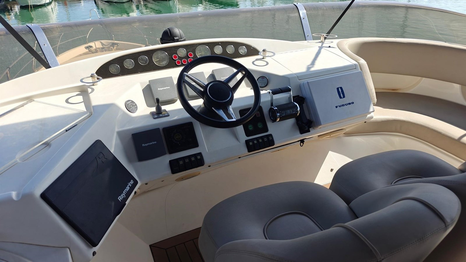 https://arconyachts.ams3.digitaloceanspaces.com/217630/conversions/large_4876336-optimize.jpg