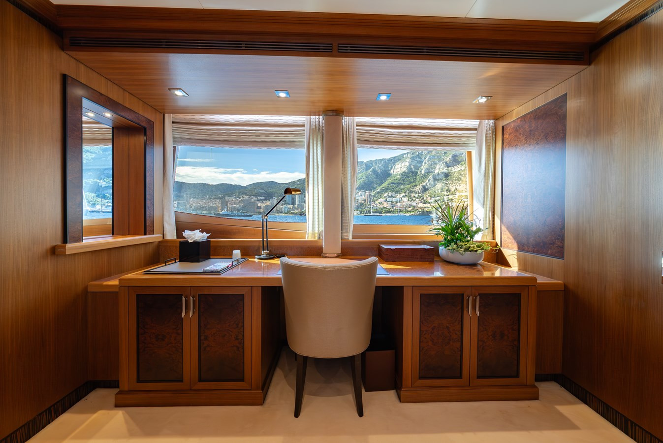 https://arconyachts.ams3.digitaloceanspaces.com/218776/conversions/large_4878263-optimize.jpg