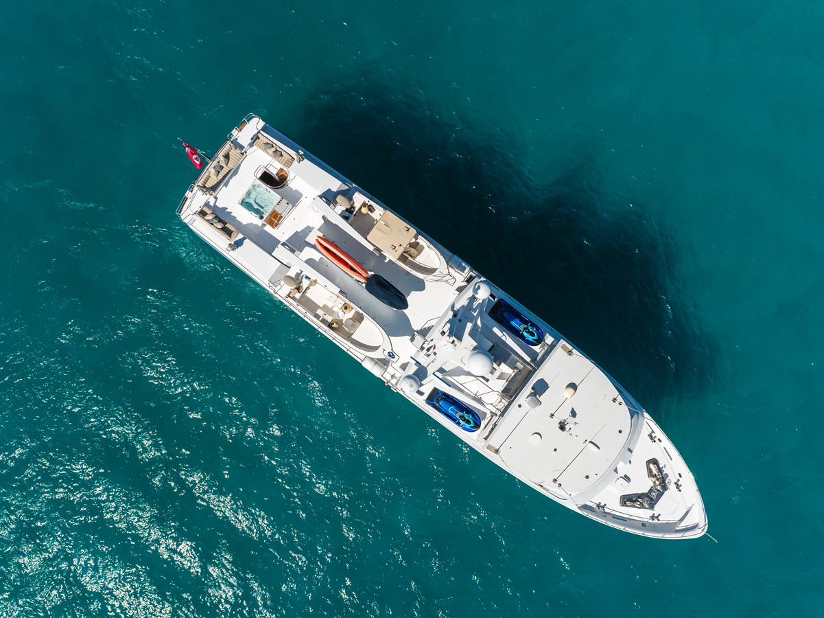 https://arconyachts.ams3.digitaloceanspaces.com/218925/conversions/large_4879618-optimize.jpg