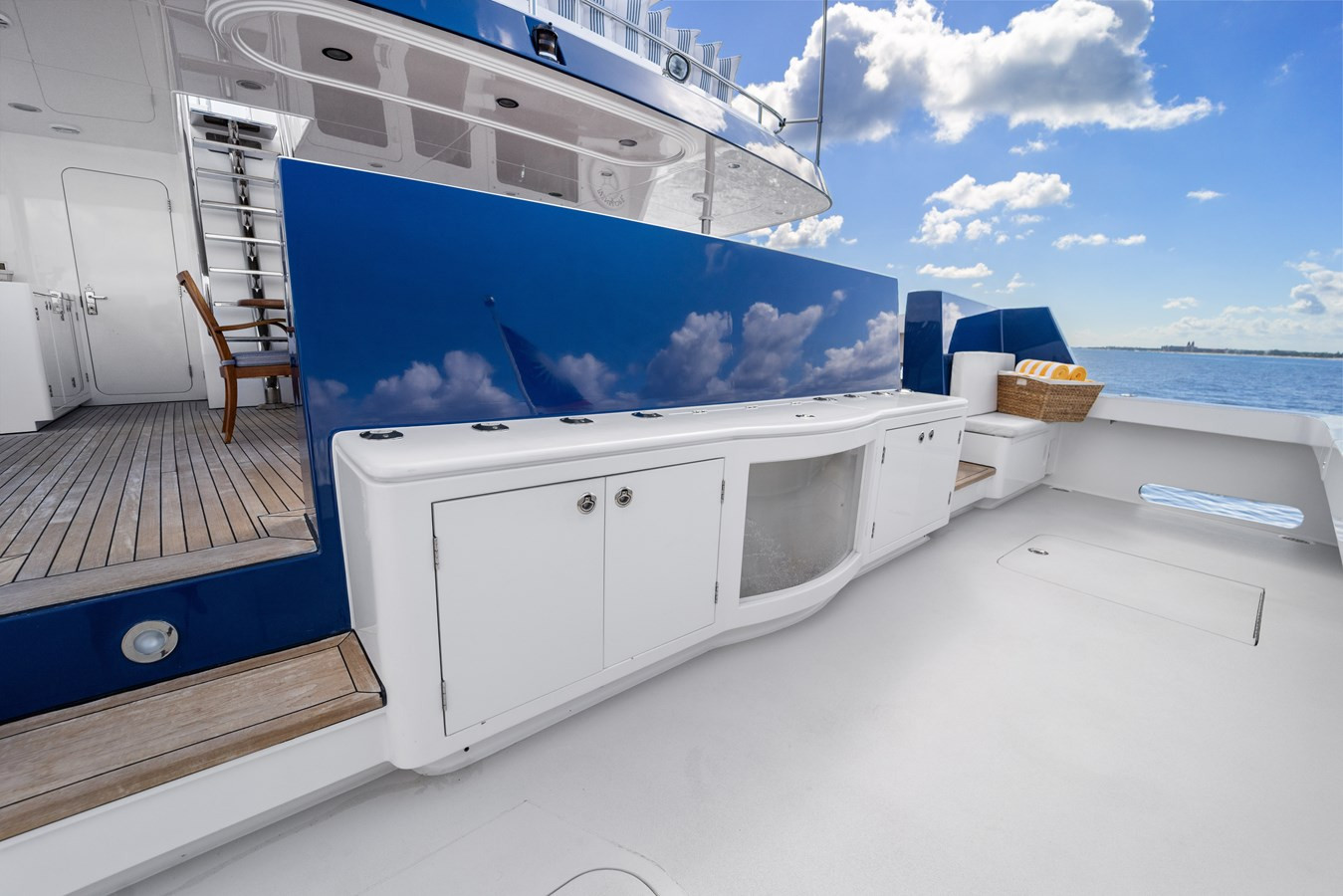 https://arconyachts.ams3.digitaloceanspaces.com/218967/conversions/large_4879386-optimize.jpg