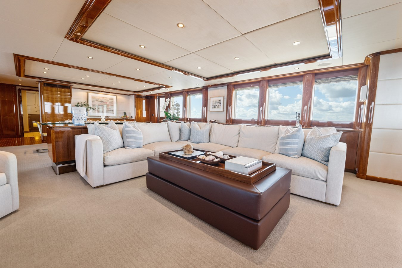 https://arconyachts.ams3.digitaloceanspaces.com/218971/conversions/large_4879390-optimize.jpg