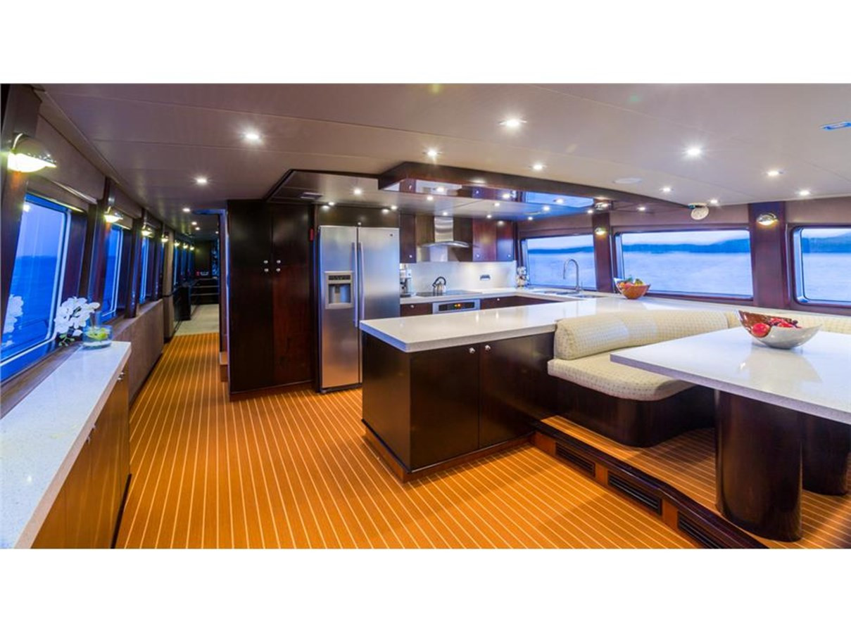 https://arconyachts.ams3.digitaloceanspaces.com/219005/conversions/large_4690141-optimize.jpg