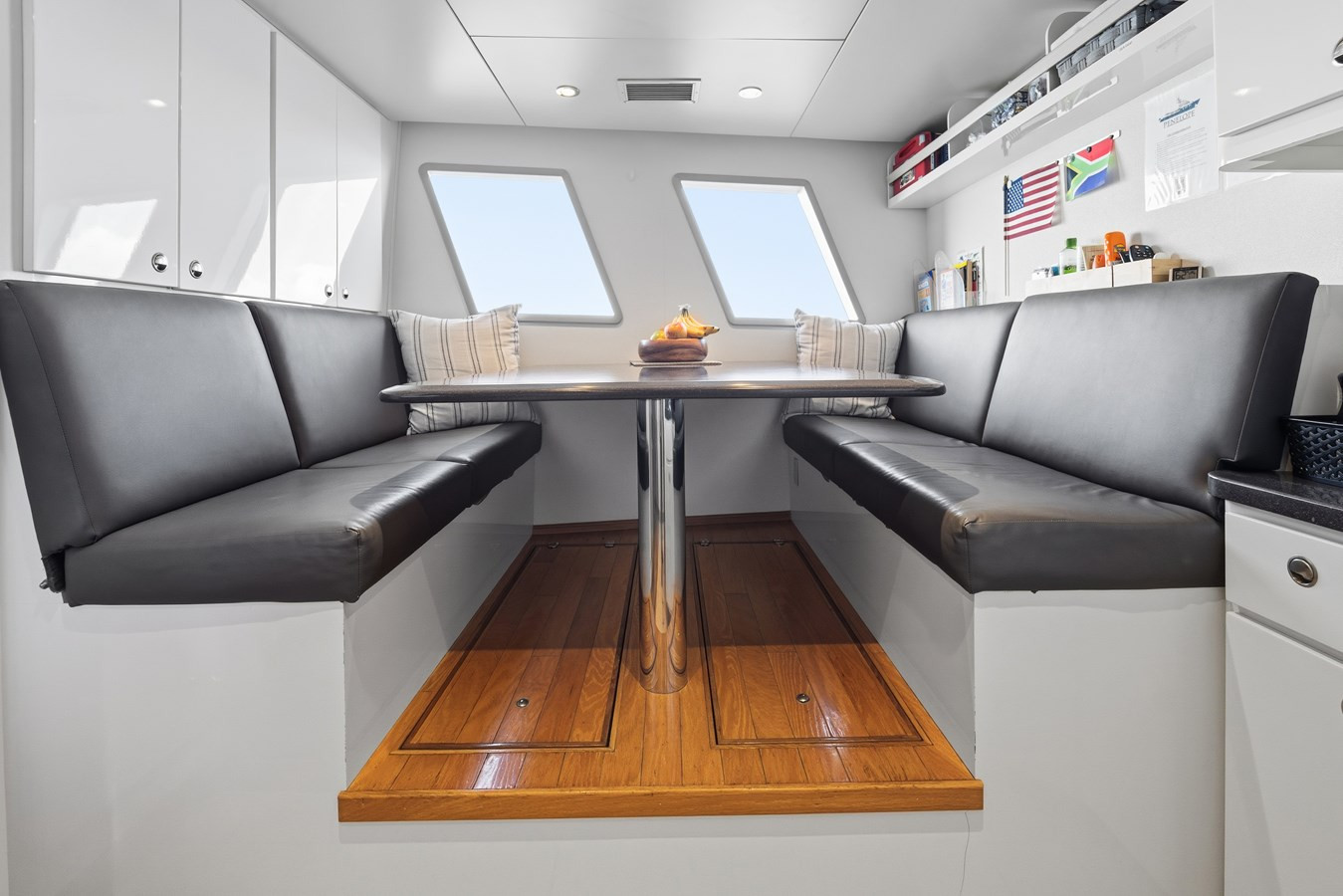 https://arconyachts.ams3.digitaloceanspaces.com/219021/conversions/large_4879426-optimize.jpg