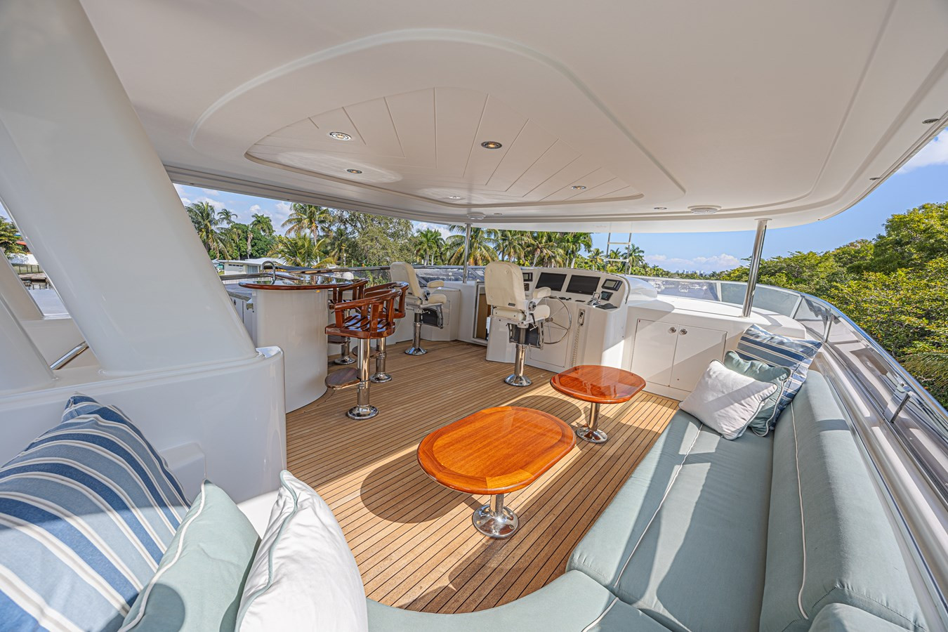 https://arconyachts.ams3.digitaloceanspaces.com/219051/conversions/large_4877398-optimize.jpg