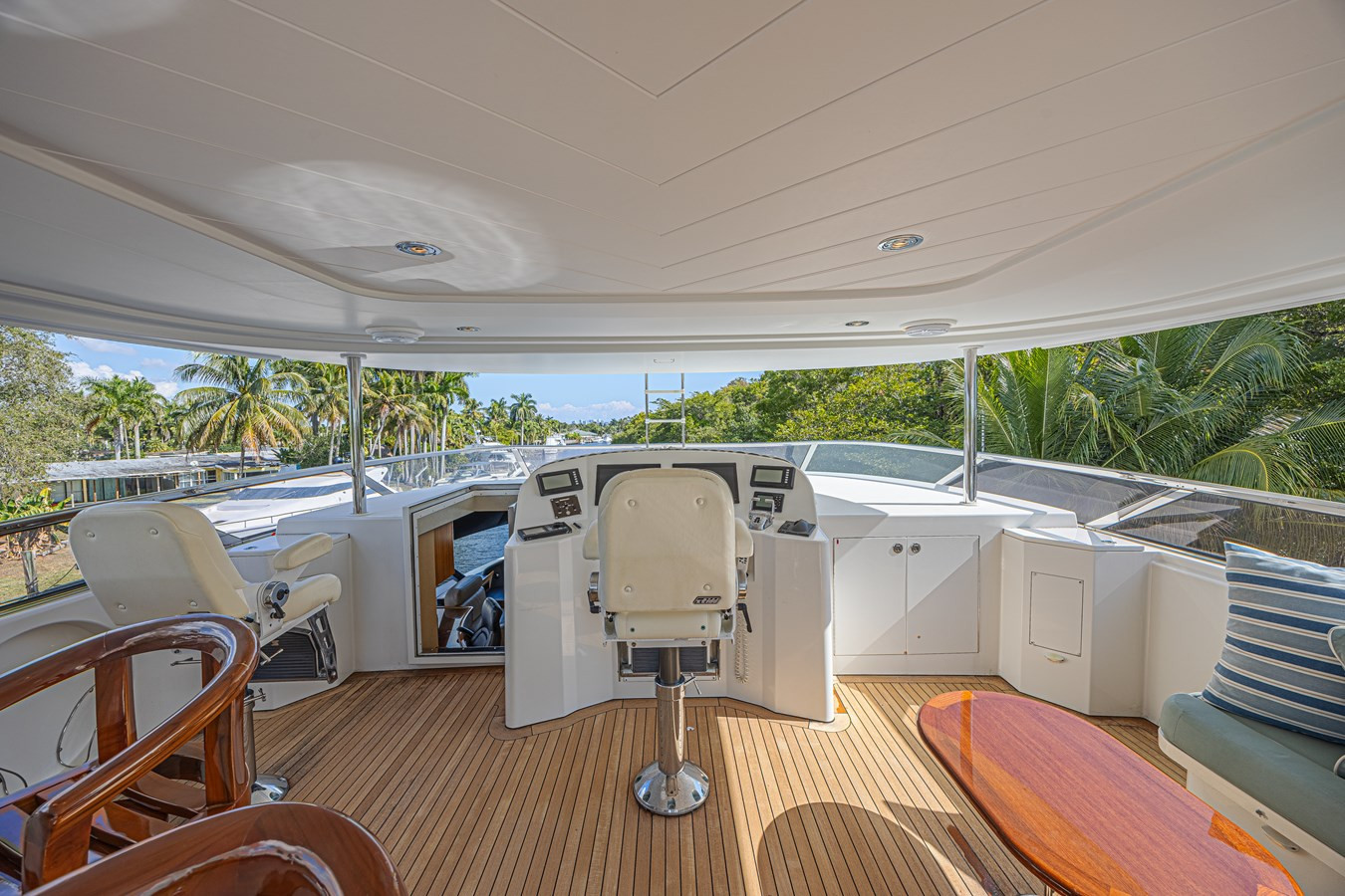 https://arconyachts.ams3.digitaloceanspaces.com/219057/conversions/large_4877404-optimize.jpg