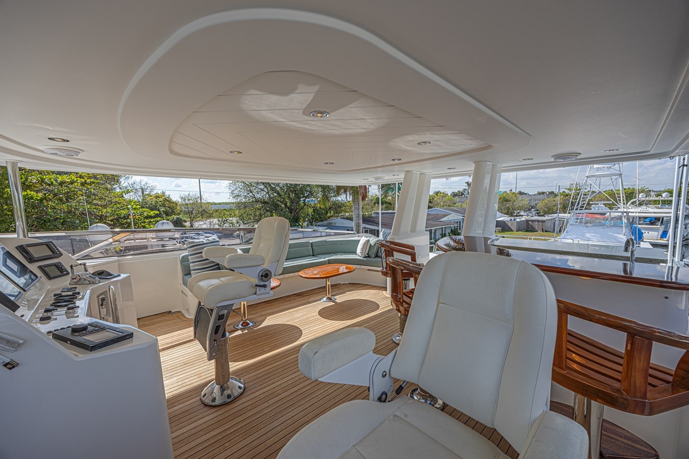 https://arconyachts.ams3.digitaloceanspaces.com/219059/conversions/large_4877406-optimize.jpg