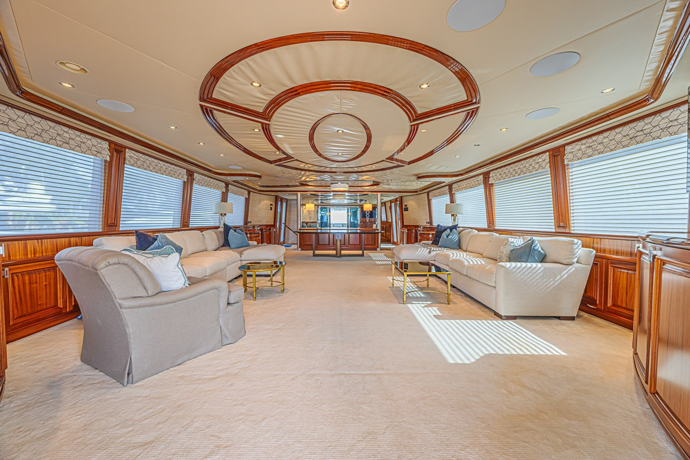 https://arconyachts.ams3.digitaloceanspaces.com/219061/conversions/large_4877408-optimize.jpg