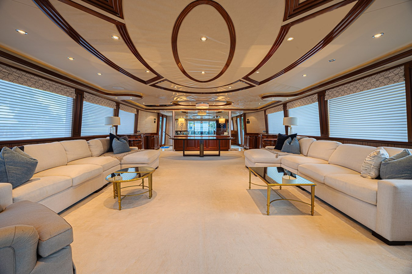 https://arconyachts.ams3.digitaloceanspaces.com/219062/conversions/large_4877409-optimize.jpg