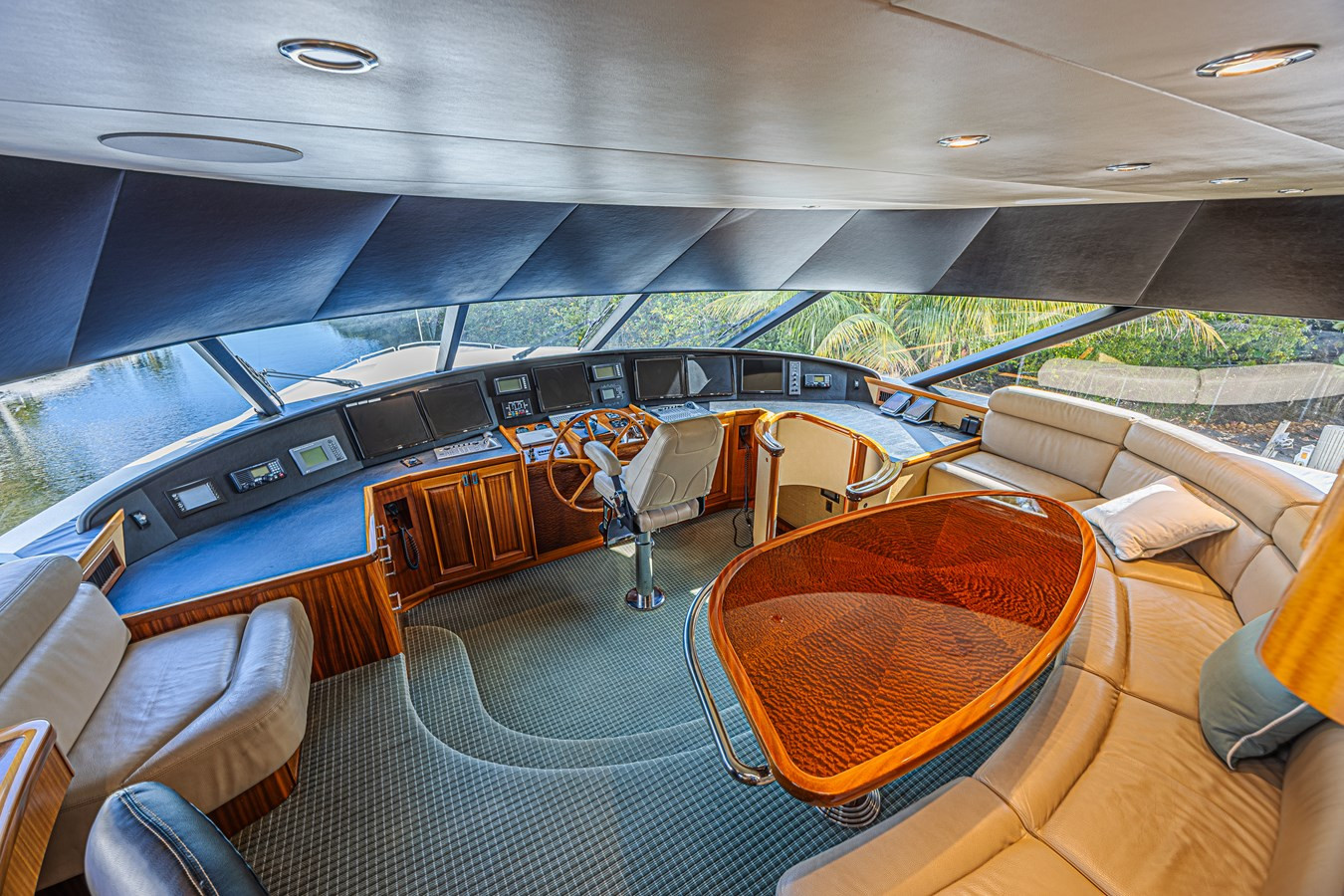 https://arconyachts.ams3.digitaloceanspaces.com/219080/conversions/large_4877428-optimize.jpg