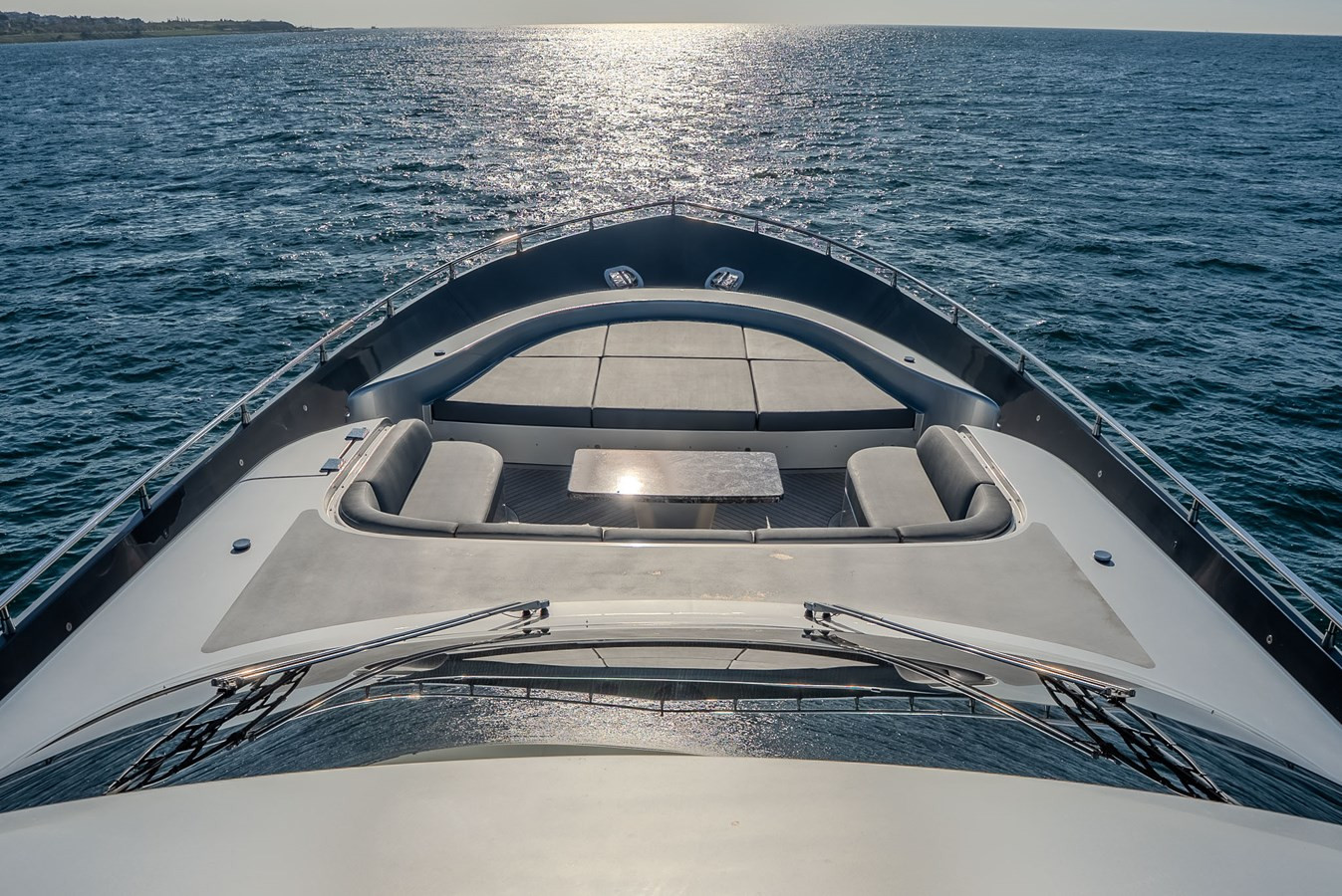 https://arconyachts.ams3.digitaloceanspaces.com/219126/conversions/large_4879828-optimize.jpg