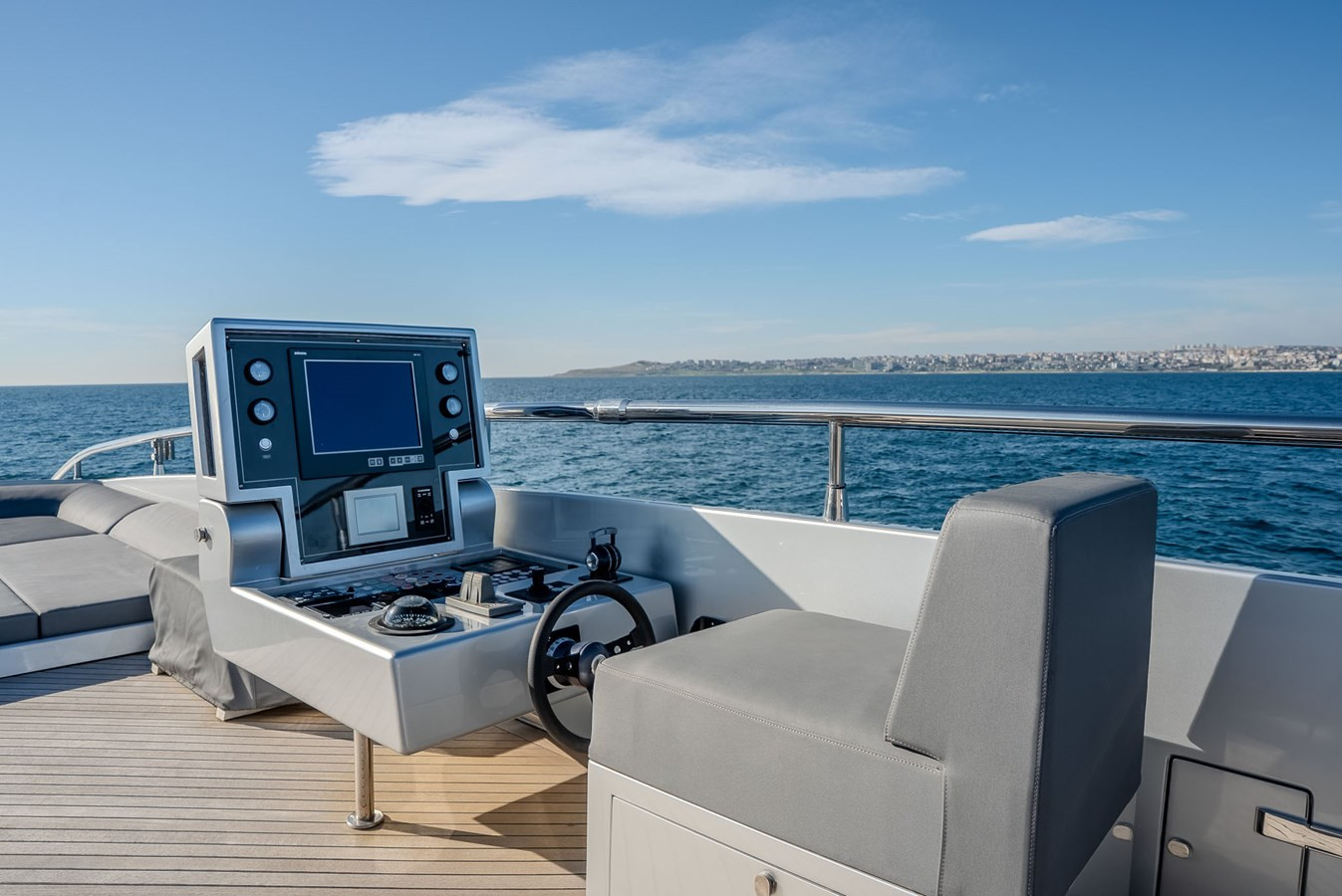 https://arconyachts.ams3.digitaloceanspaces.com/219127/conversions/large_4879829-optimize.jpg
