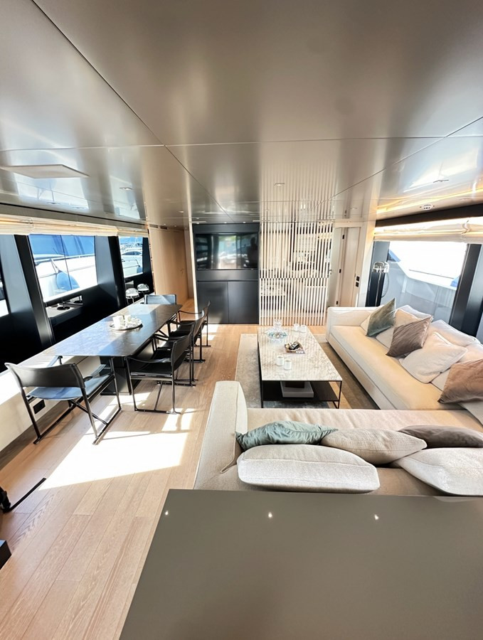 https://arconyachts.ams3.digitaloceanspaces.com/219159/conversions/large_4876287-optimize.jpg