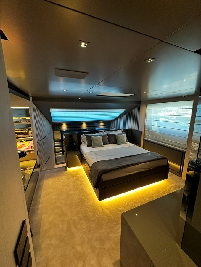 https://arconyachts.ams3.digitaloceanspaces.com/219173/conversions/large_4876291-optimize.jpg