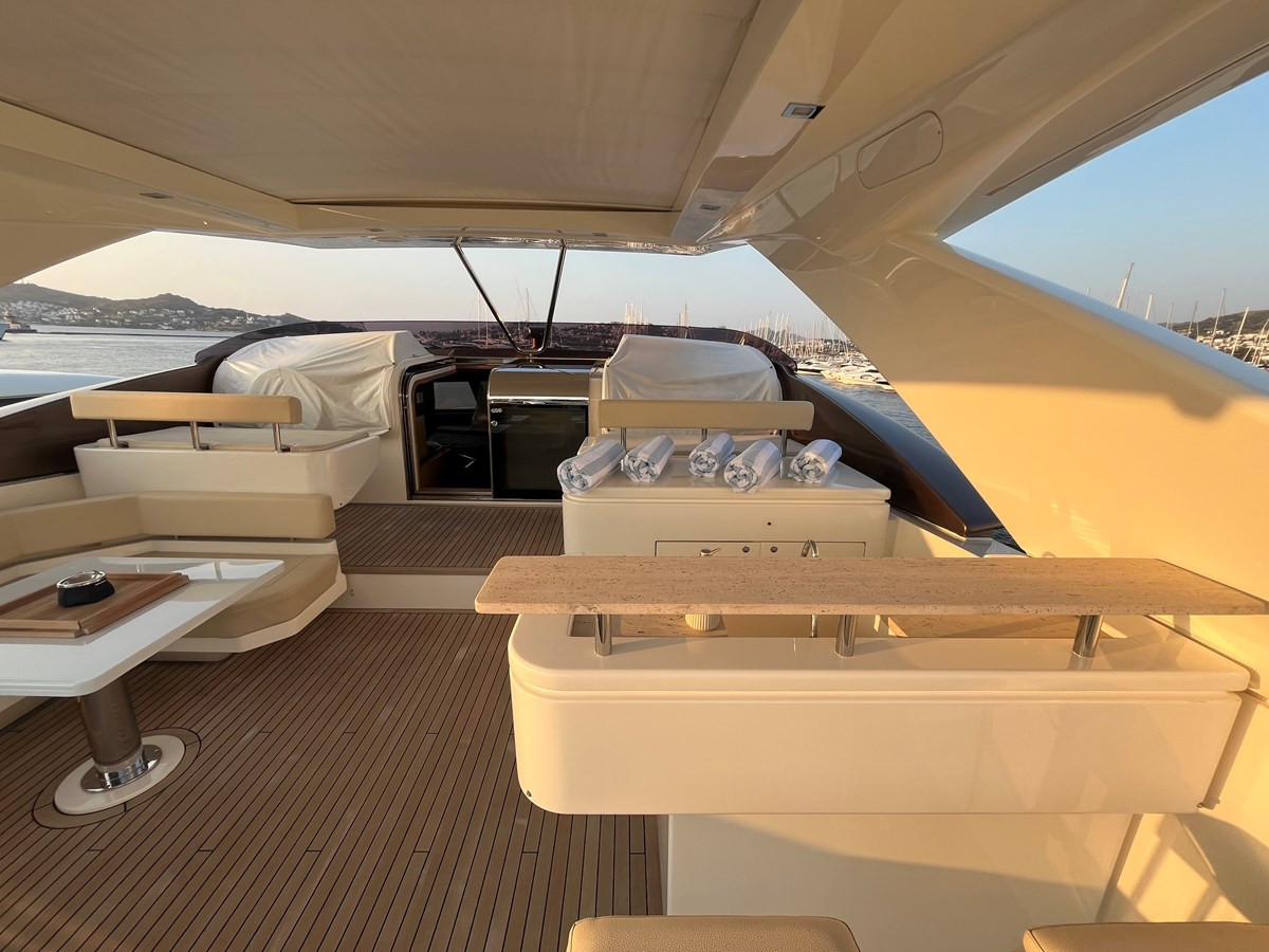 https://arconyachts.ams3.digitaloceanspaces.com/219181/conversions/large_4875947-optimize.jpg