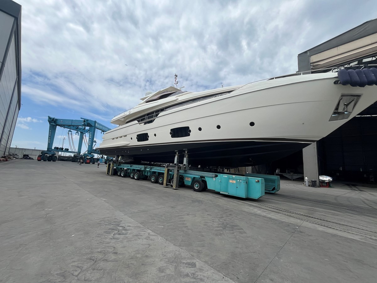 https://arconyachts.ams3.digitaloceanspaces.com/219215/conversions/large_4875974-optimize.jpg