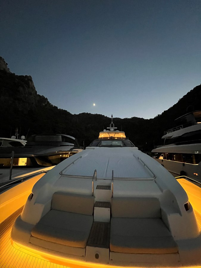 https://arconyachts.ams3.digitaloceanspaces.com/219218/conversions/large_4875977-optimize.jpg