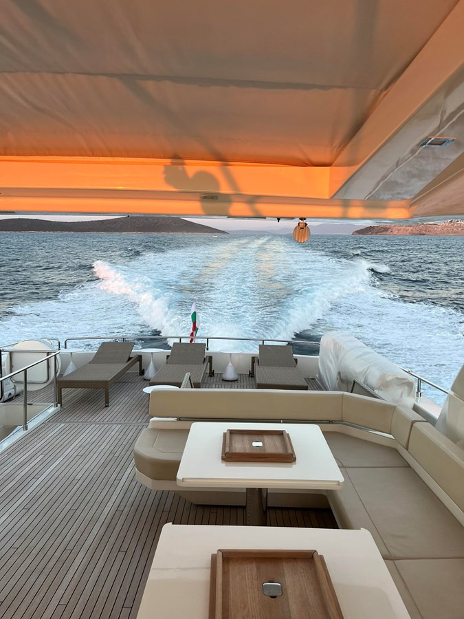 https://arconyachts.ams3.digitaloceanspaces.com/219221/conversions/large_4875979-optimize.jpg